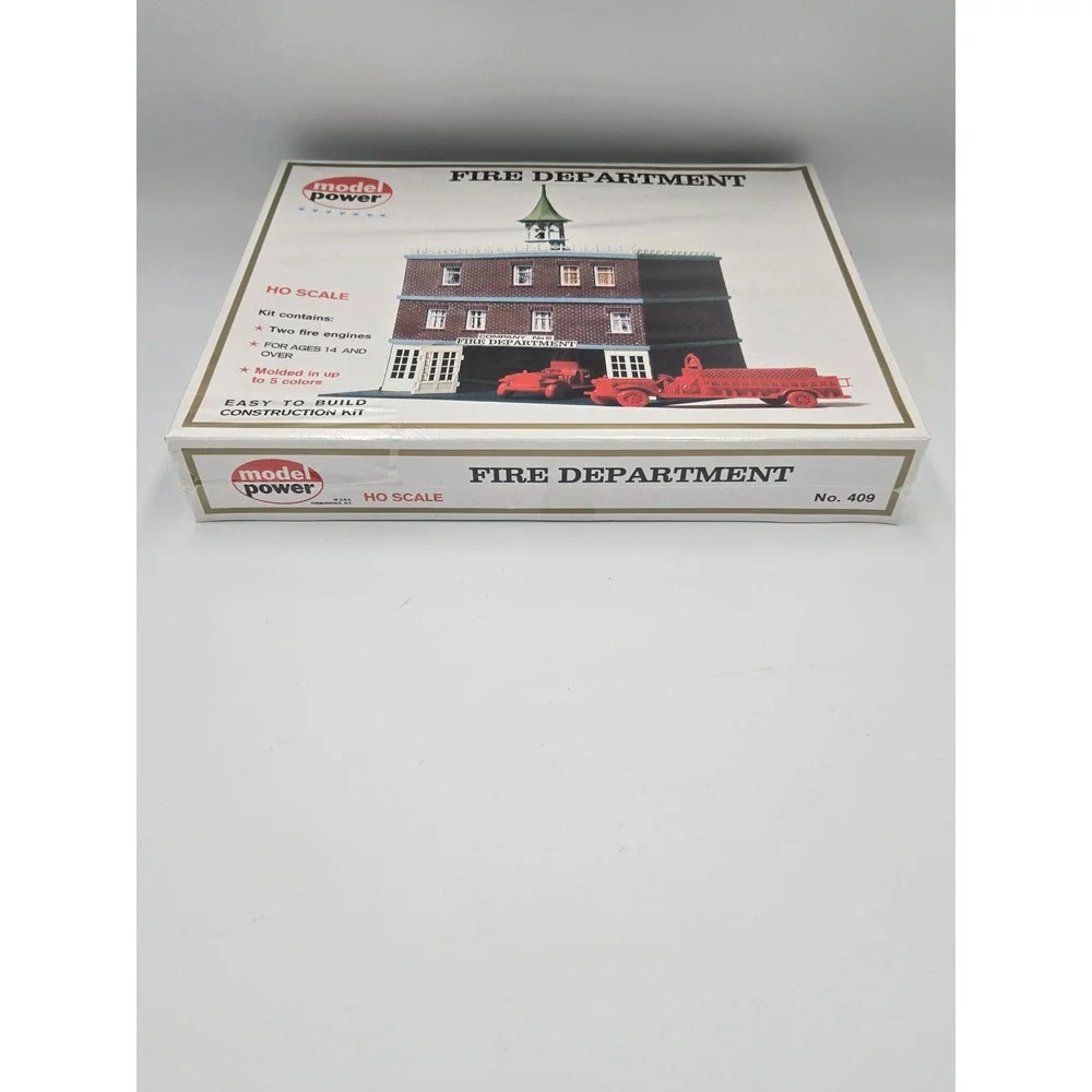 Model Power HO Scale Fire Department Construction Kit with‎ 2 Fire Engines